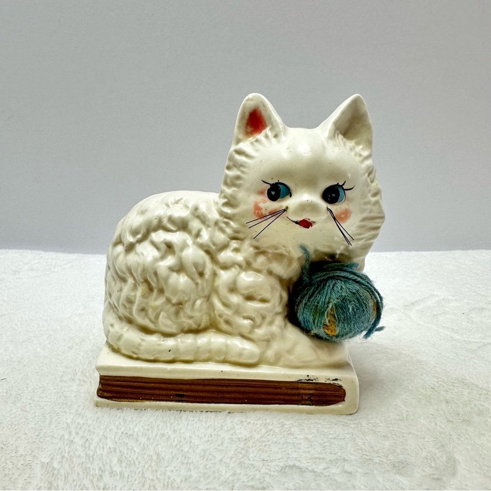 Vintage White and Blue Cat Decor Accent